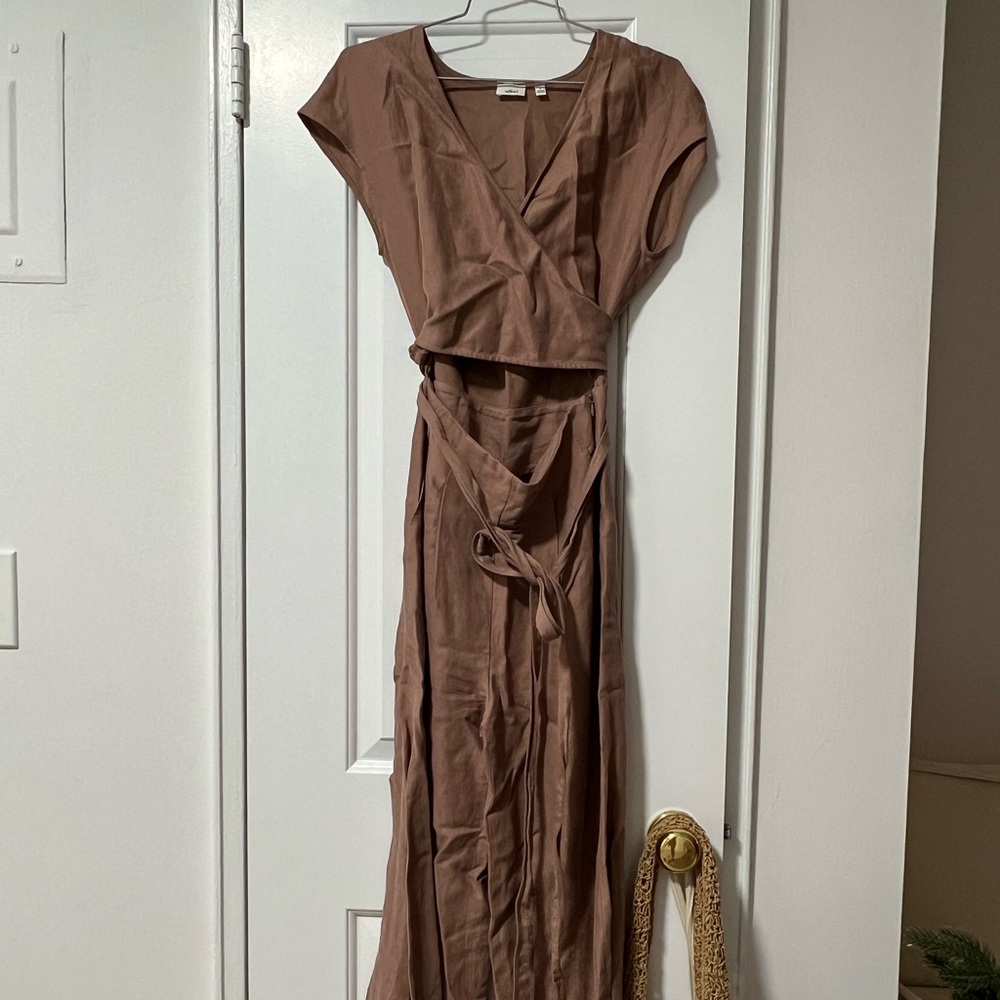 Aritzia Jumpsuit in a beautiful chestnut nutmeg - amazing condition